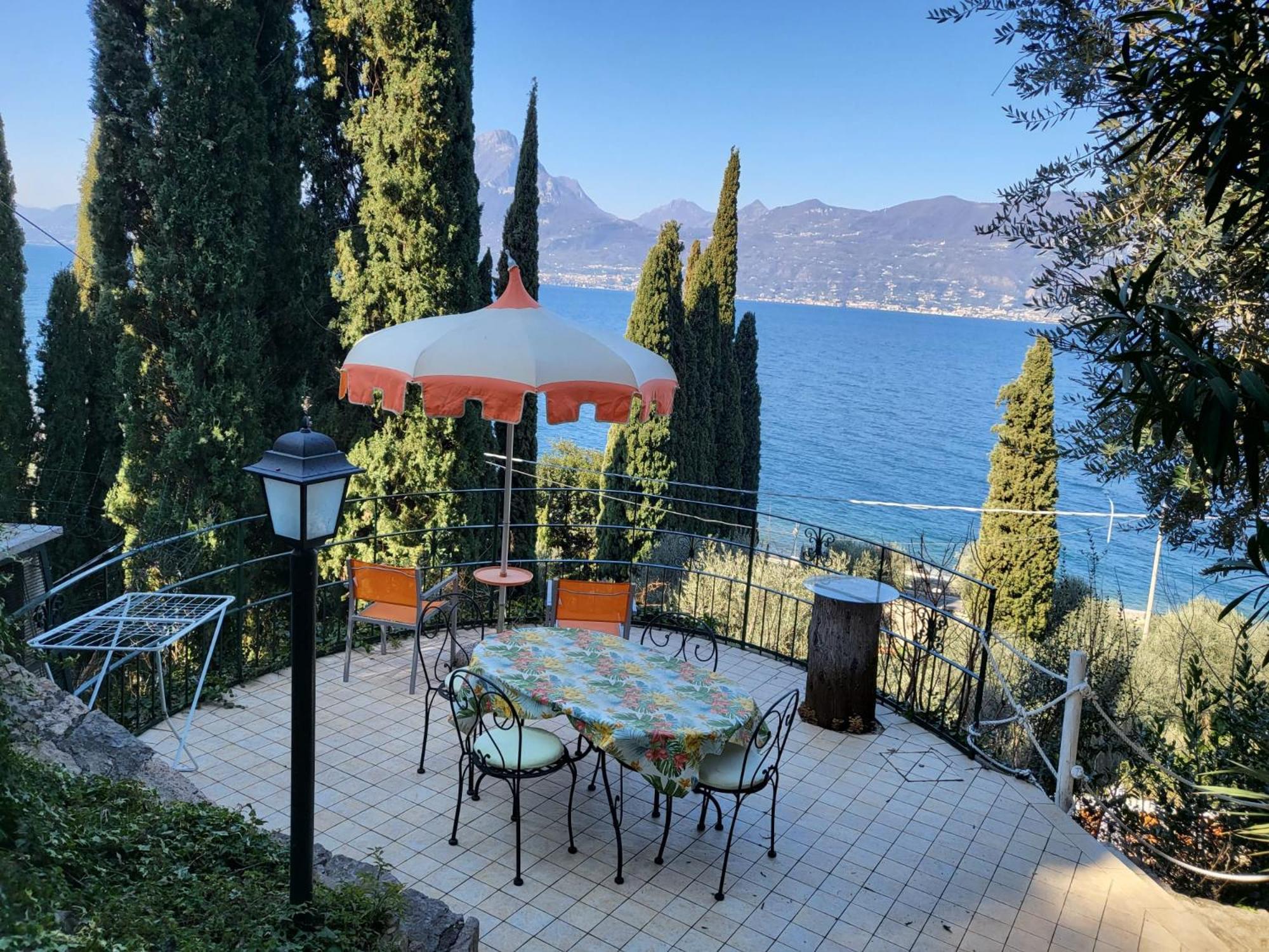 Wonderful Lake View Apartments With Pool With Breakfast Gardasee Torri Del Benaco Exterior photo