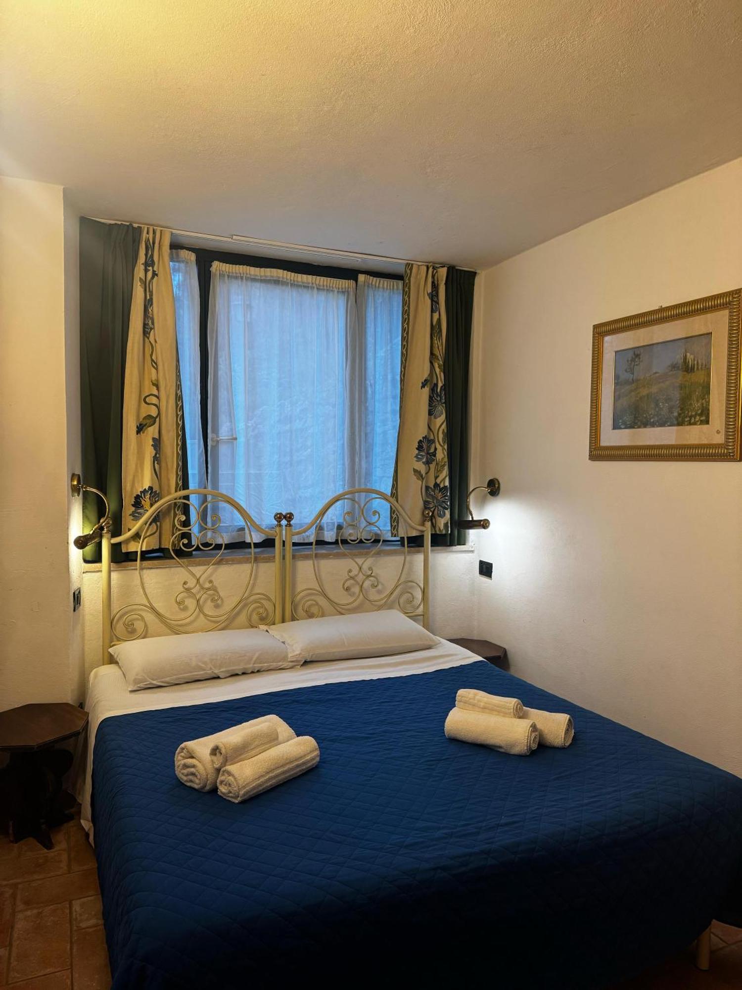 Wonderful Lake View Apartments With Pool With Breakfast Gardasee Torri Del Benaco Exterior photo