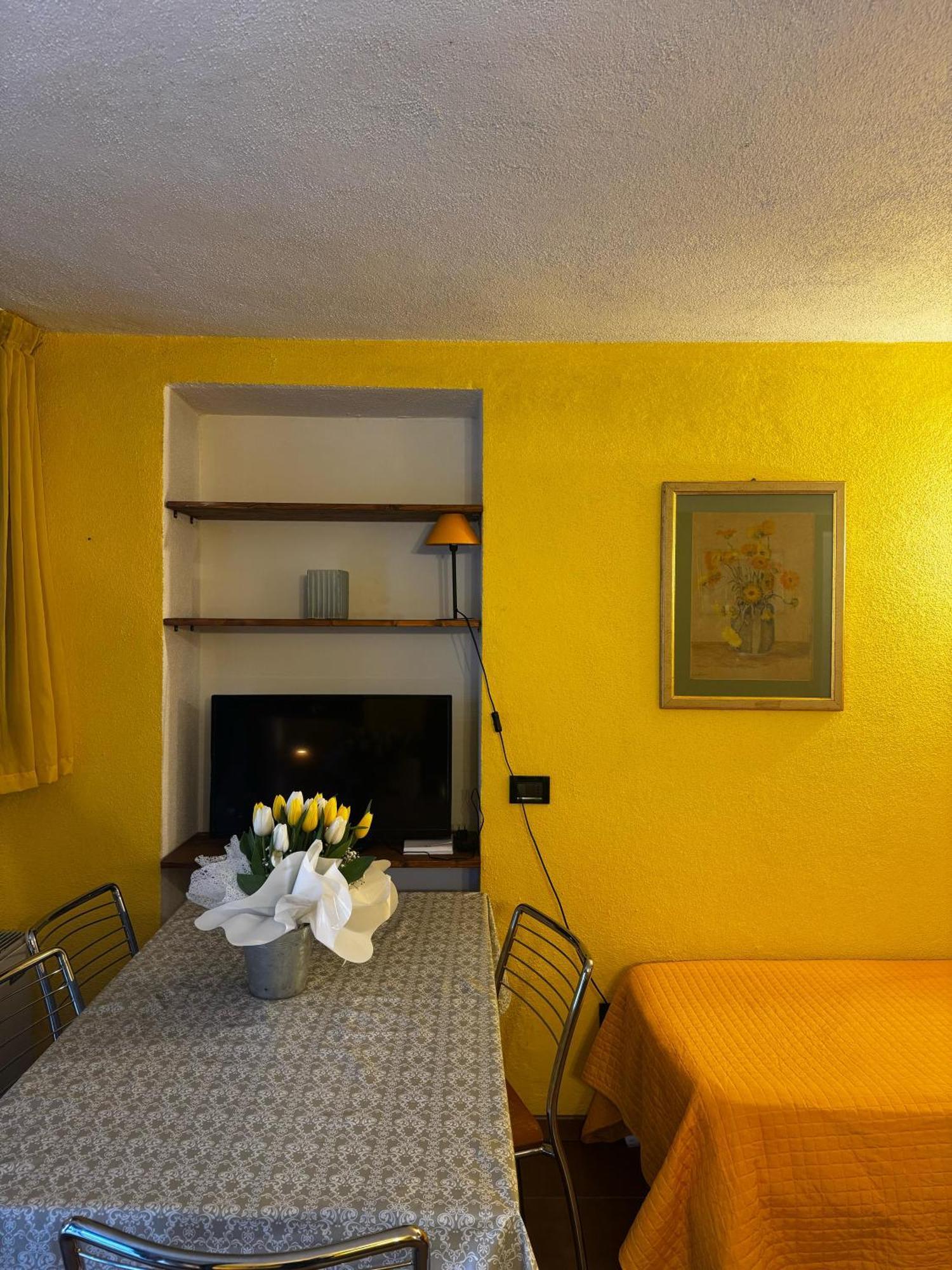 Wonderful Lake View Apartments With Pool With Breakfast Gardasee Torri Del Benaco Exterior photo