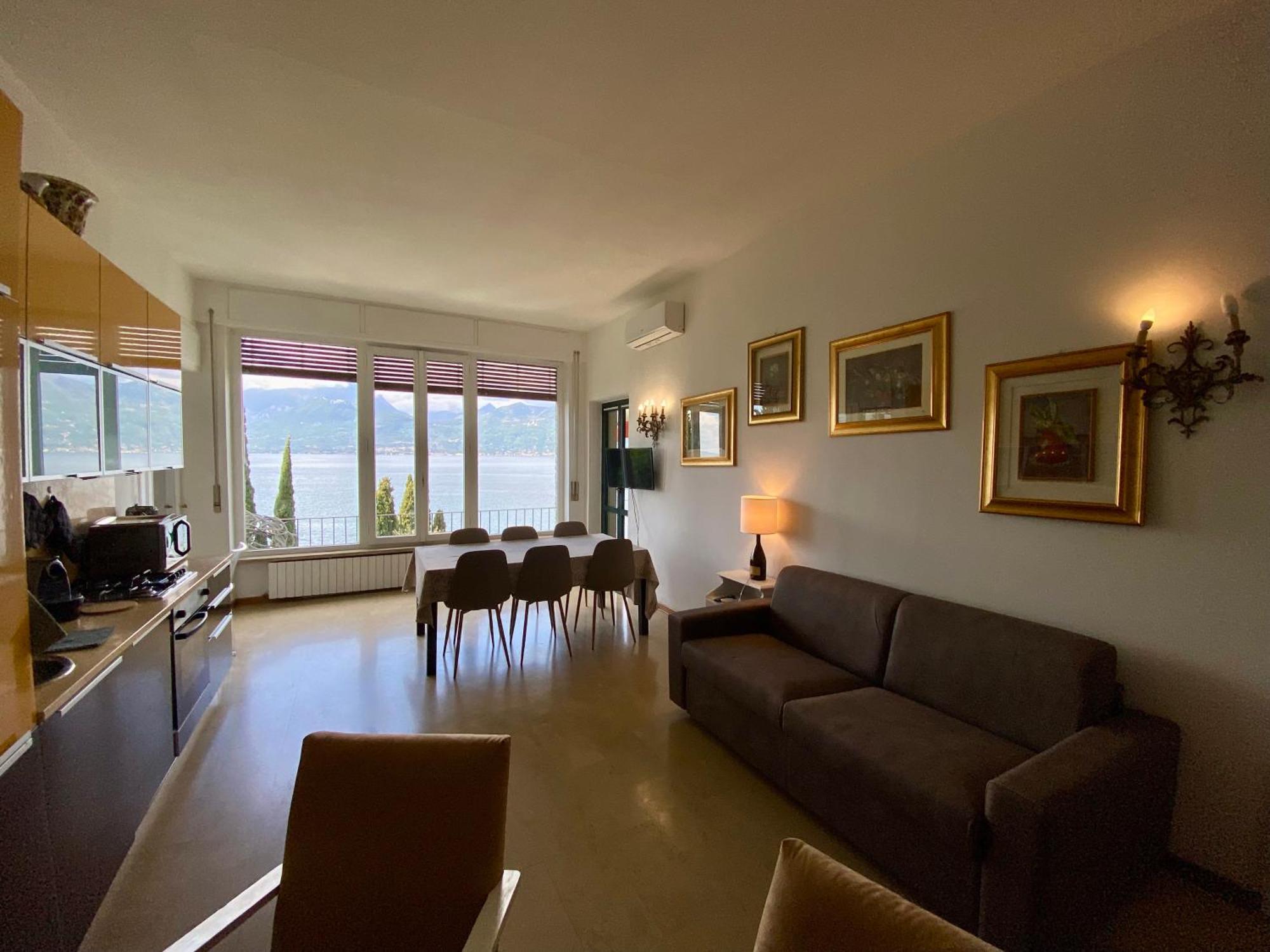 Wonderful Lake View Apartments With Pool With Breakfast Gardasee Torri Del Benaco Exterior photo